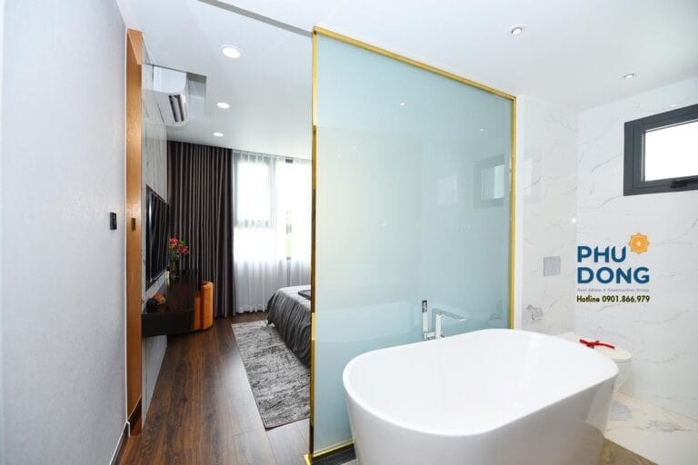 Hình vách ngăn phòng tắm của căn hộ Phú Đông Sky Garden