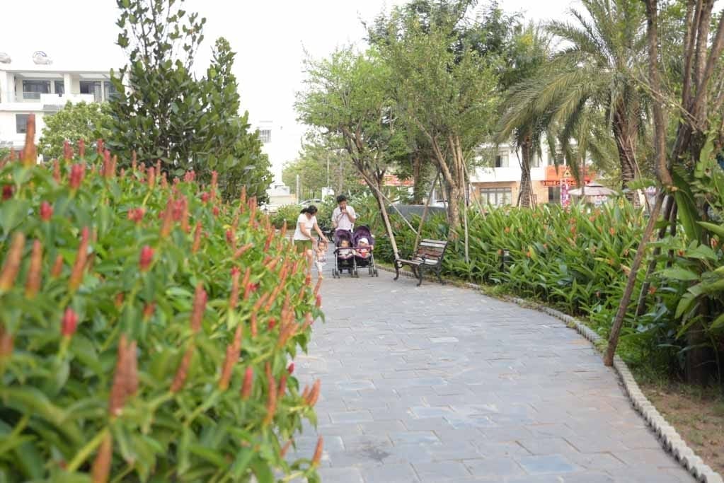 Cong Vien Him Lam Phu Dong Công viên xanh mát tại Him Lam Phú Đông