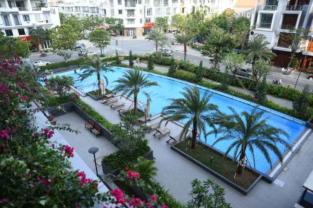 Ho Boi Him Lam Phu Dong Hồ bơi tại khu nhà phố Him Lam Phú Đông